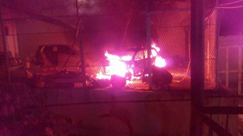 Mobil di Bengkel Pelatihan Rutan Sialang Bungkuk Dibakar